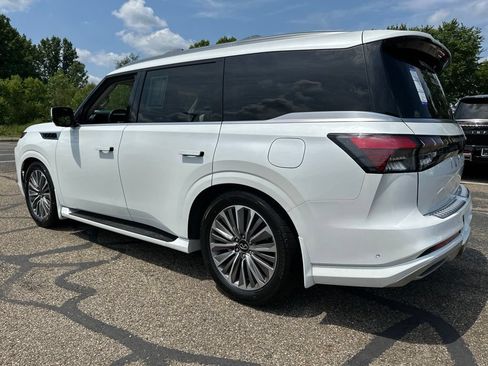 Certified 2026 INFINITI QX80 Luxe w/ Exterior Package AWD/4WD image 9