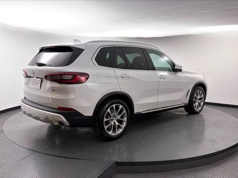 Used 2023 BMW X5 xDrive40i w/ Premium Package AWD/4WD image 8