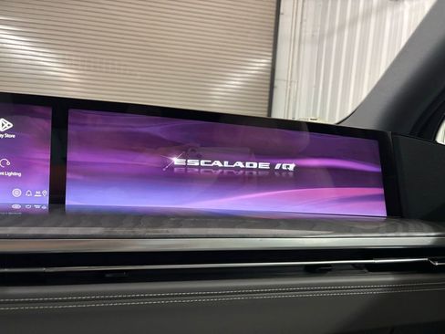 New 2026 Cadillac Escalade IQ Luxury 1 w/ LPO, Floor Liner Package image 32