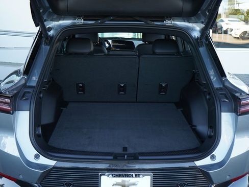 New 2025 Chevrolet Equinox EV LT image 8