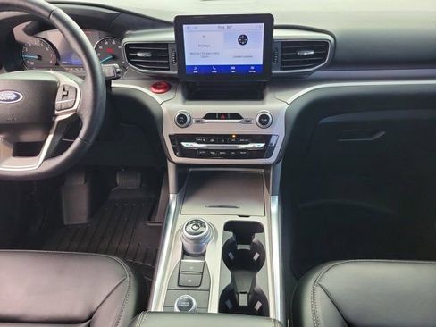 Used 2023 Ford Explorer XLT w/ Equipment Group 202A AWD/4WD image 5