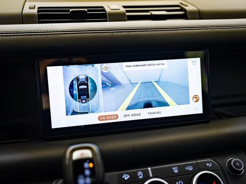 Used 2021 Land Rover Defender 110 X image 32