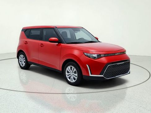 Certified 2025 Kia Soul LX FWD image 8