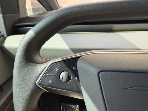 Used 2025 Tesla Cybertruck AWD Crew Cab image 33