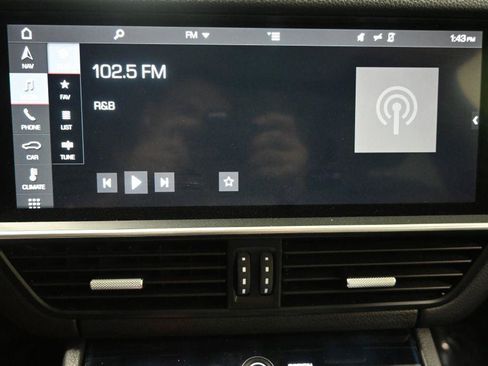 Used 2019 Porsche Cayenne AWD/4WD image 25