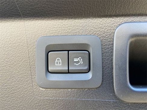 Used 2024 MAZDA CX-50 AWD 2.5 S w/ Cargo Package image 31