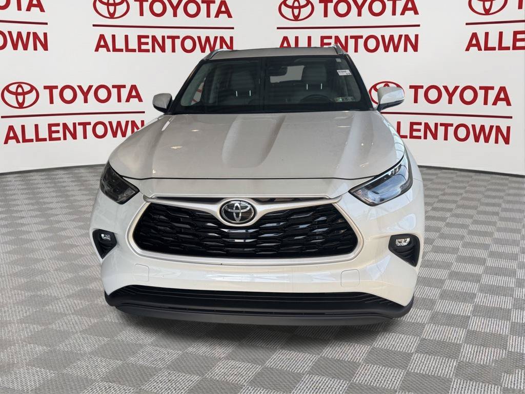 Used 2023 Toyota Highlander XLE FWD image 16