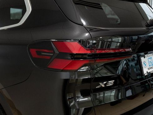 Used 2024 BMW X5 xDrive40i w/ Premium Package image 9