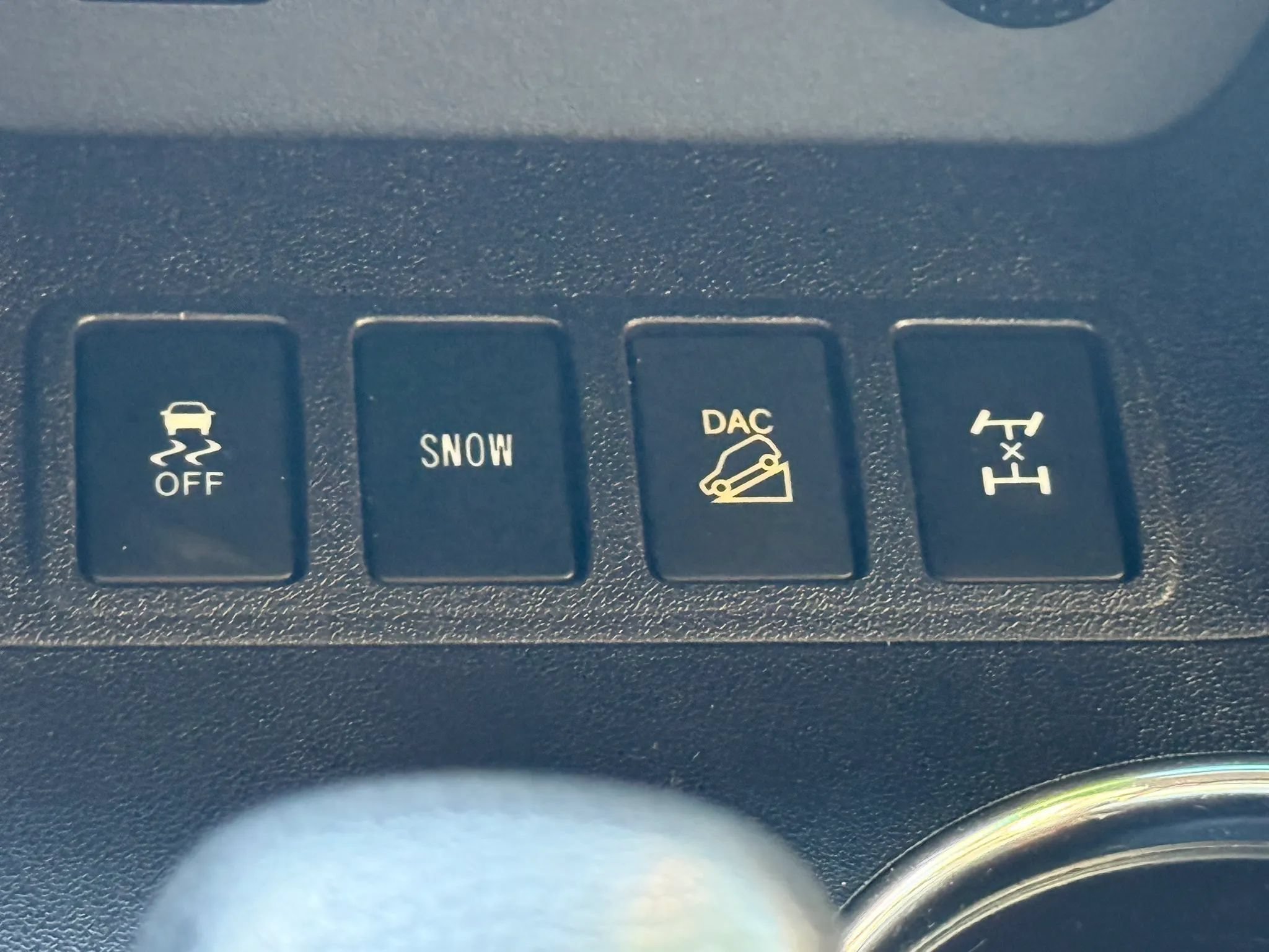 Used 2018 Toyota Highlander LE w/ Carpet Mat Package (TMS) AWD/4WD image 27