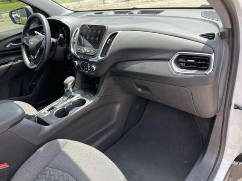 Used 2024 Chevrolet Equinox LT FWD image 44