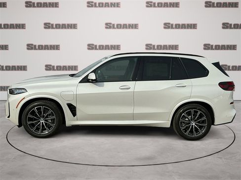 New 2026 BMW X5 xDrive50e w/ Executive Package image 2