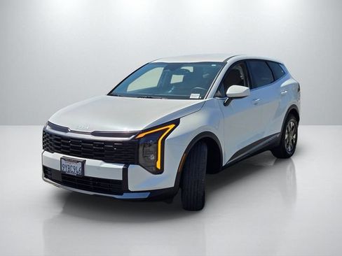 Used 2026 Kia Sportage LX FWD image 8