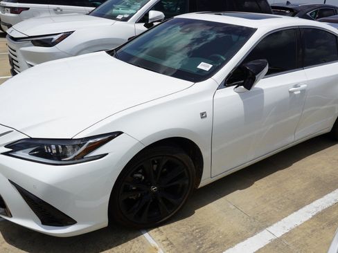 Used 2024 Lexus ES 350 F Sport w/ Accessory Package (Z2) FWD image 4