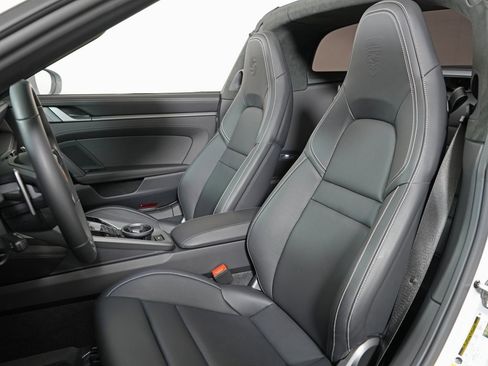 Used 2024 Porsche 911 Targa 4S image 5