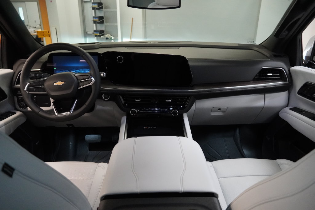 Used 2025 Chevrolet Tahoe Premier AWD/4WD image 11