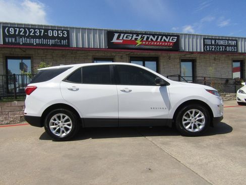 Used 2019 Chevrolet Equinox LS FWD image 5