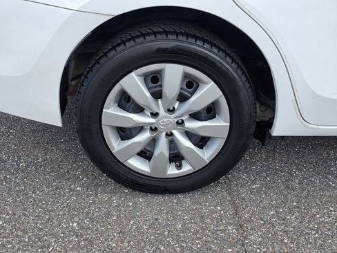 Used 2016 Toyota Corolla LE FWD image 5