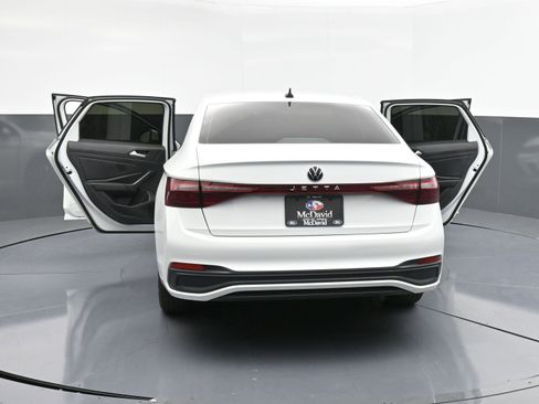 Used 2025 Volkswagen Jetta S image 38