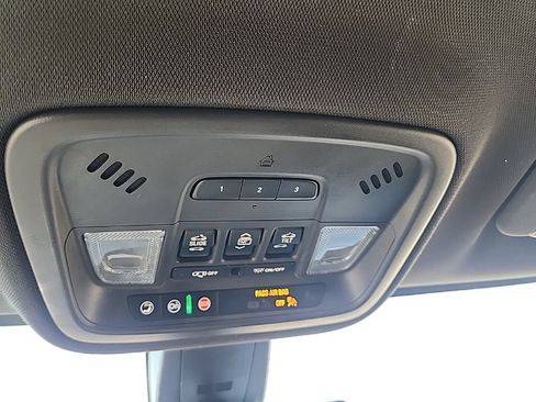 Used 2023 Chevrolet Traverse Premier w/ Redline Edition AWD/4WD image 17