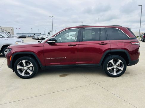Used 2023 Jeep Grand Cherokee Limited AWD/4WD image 37