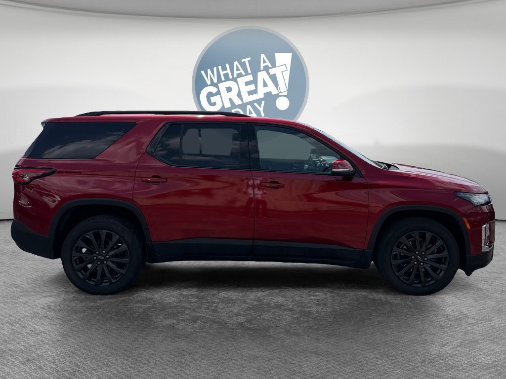 Used 2023 Chevrolet Traverse RS AWD/4WD image 2