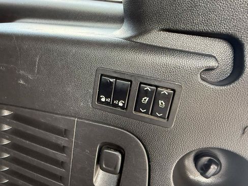 Used 2015 Chevrolet Suburban LT AWD/4WD image 8
