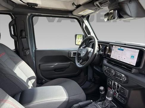 New 2026 Jeep Wrangler Unlimited Rubicon w/ Technology Group AWD/4WD image 8