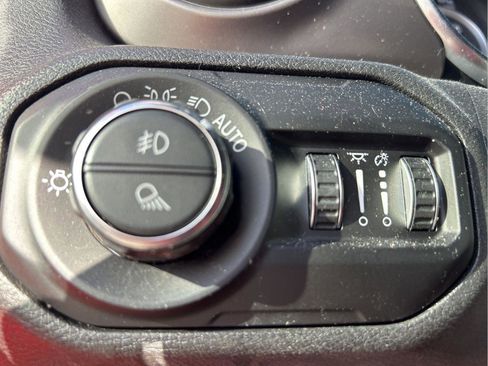 Certified 2020 Jeep Gladiator Sport w/ Quick Order Package 24S image 15