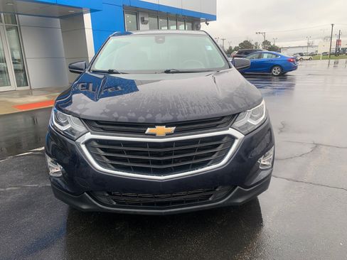 Used 2020 Chevrolet Equinox LT w/ Driver Convenience Package image 2