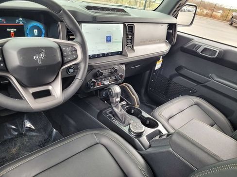 New 2025 Ford Bronco Badlands w/ Sasquatch Package AWD/4WD image 40