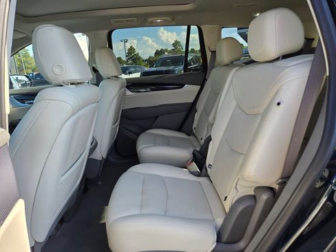 Used 2024 Cadillac XT6 Premium Luxury w/ Technology Package AWD/4WD image 13