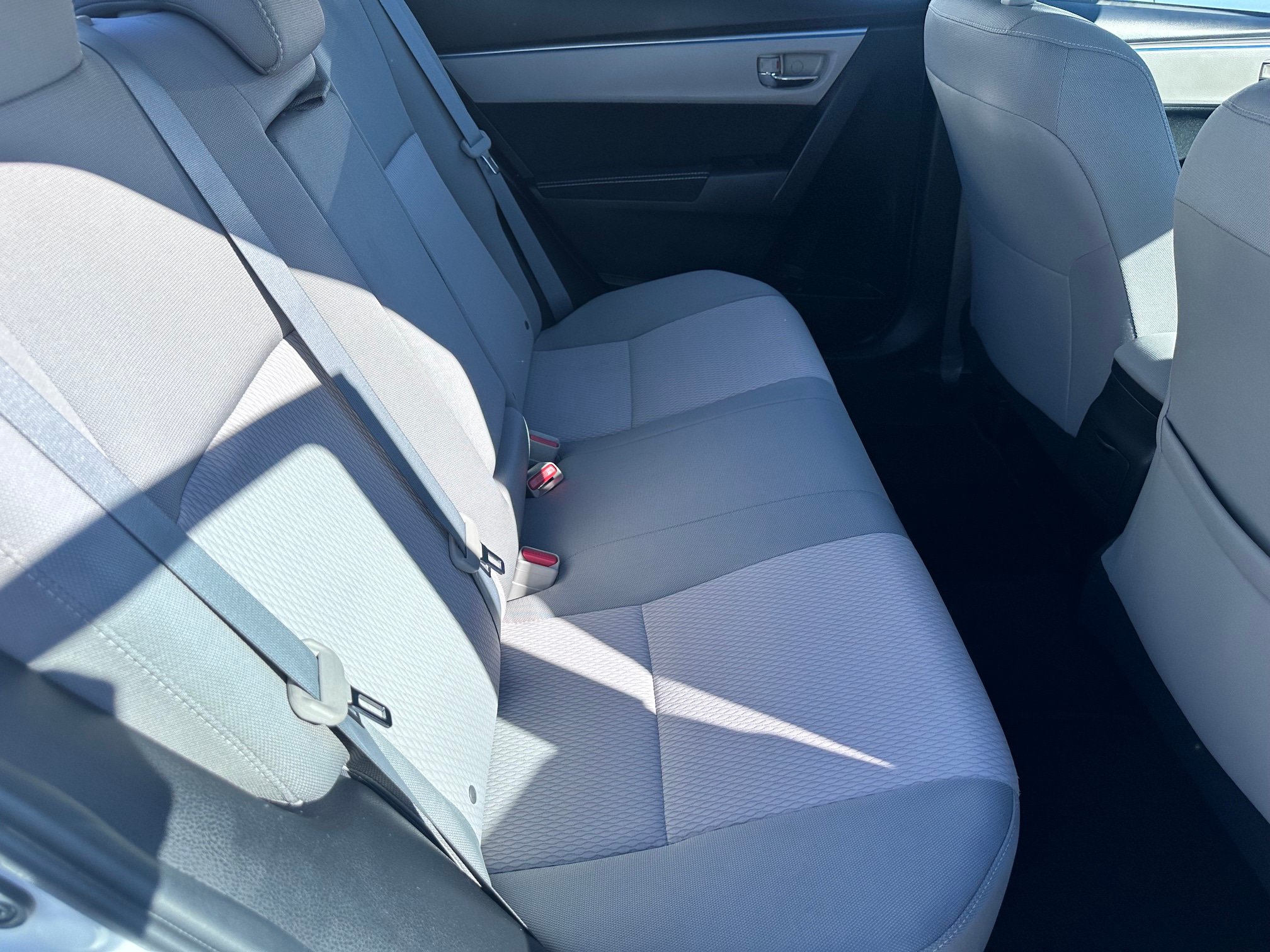Used 2015 Toyota Corolla LE FWD image 8