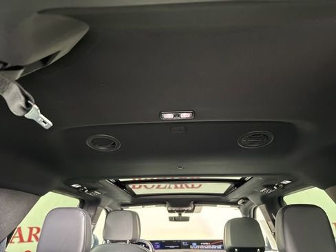 New 2025 Lincoln Navigator Reserve w/ Jet Appearance Package image 31