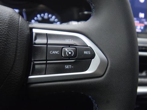Used 2022 Jeep Compass Latitude AWD/4WD image 34