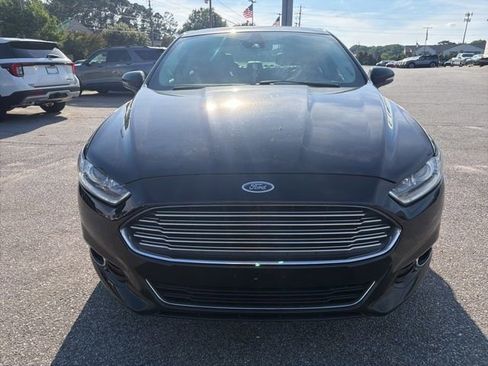 Used 2016 Ford Fusion Titanium FWD image 2