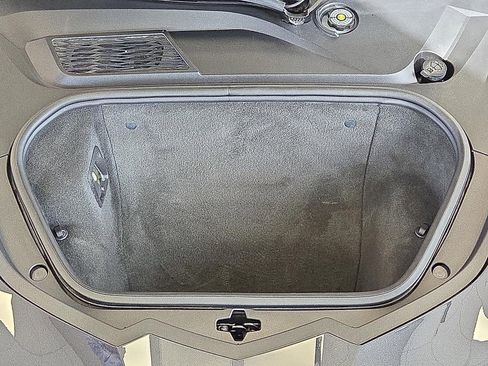 Used 2023 Chevrolet Corvette Stingray Premium Conv RWD image 9