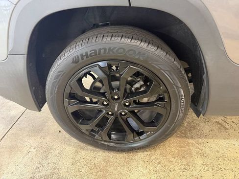 Used 2020 GMC Terrain SLE w/ Driver Convenience Package FWD image 6