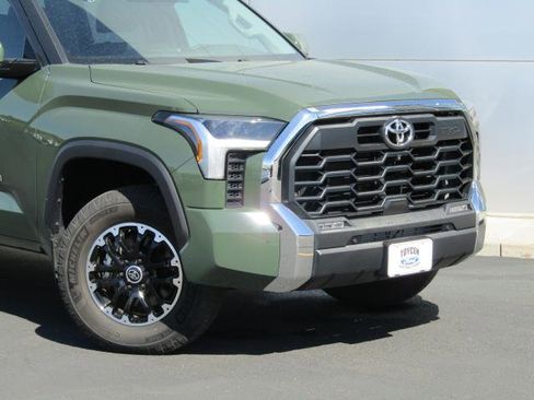 Used 2022 Toyota Tundra CrewMax w/ TRD Off-Road Pkg w/ TRD Off-Road Premium Package AWD/4WD image 4