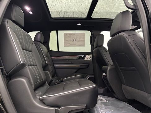 New 2026 Buick Enclave Avenir w/ Super Cruise Package FWD image 42