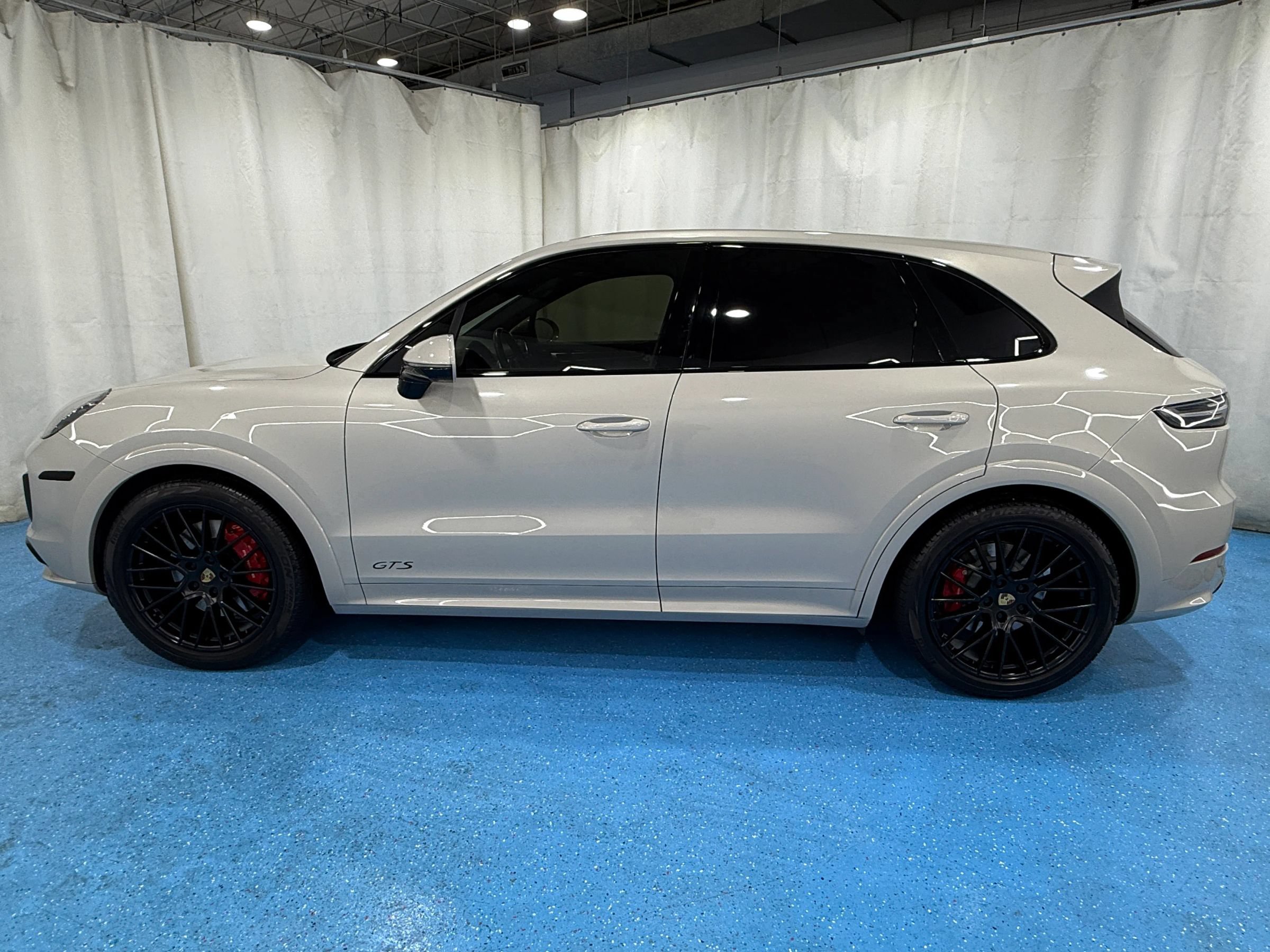 Used 2021 Porsche Cayenne GTS AWD/4WD image 4