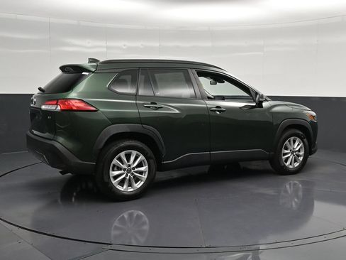 Used 2022 Toyota Corolla Cross LE FWD image 3