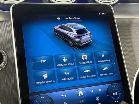 Used 2026 Mercedes-Benz GLC 300 4MATIC image 24