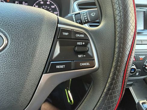 Used 2022 Hyundai Accent SE image 27