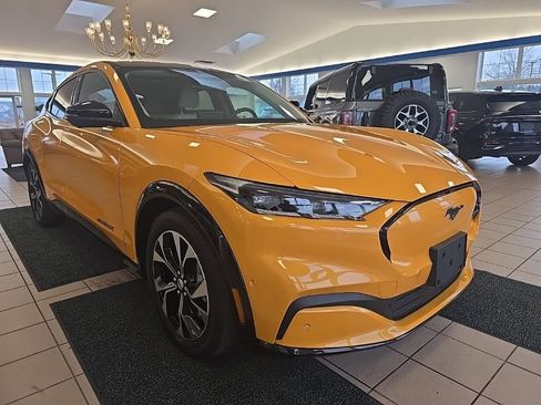 Used 2022 Ford Mustang Mach-E Premium image 9