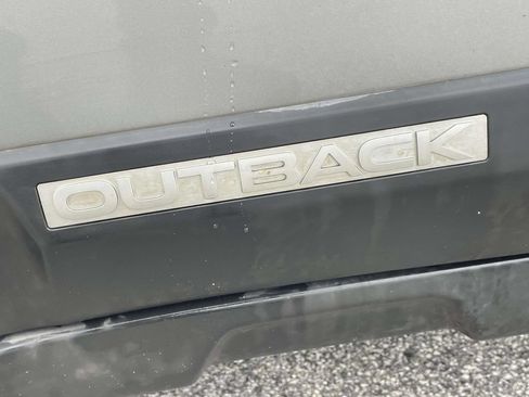 Used 2011 Subaru Outback 2.5i Limited AWD/4WD image 5