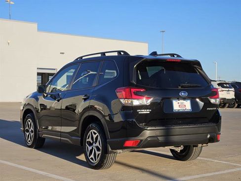 Certified 2023 Subaru Forester Premium image 3