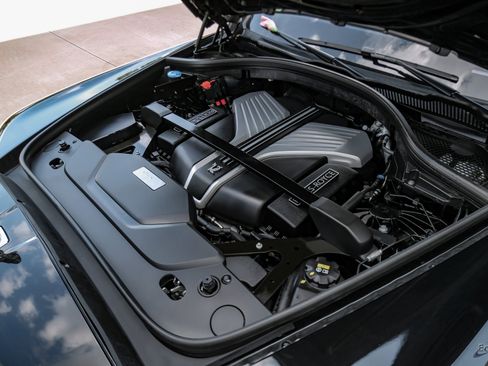 Used 2022 Rolls-Royce Cullinan image 86