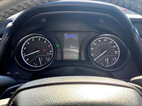 Used 2023 Toyota Camry SE image 21