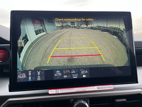 Certified 2025 Toyota 4Runner TRD Off-Road Premium image 26