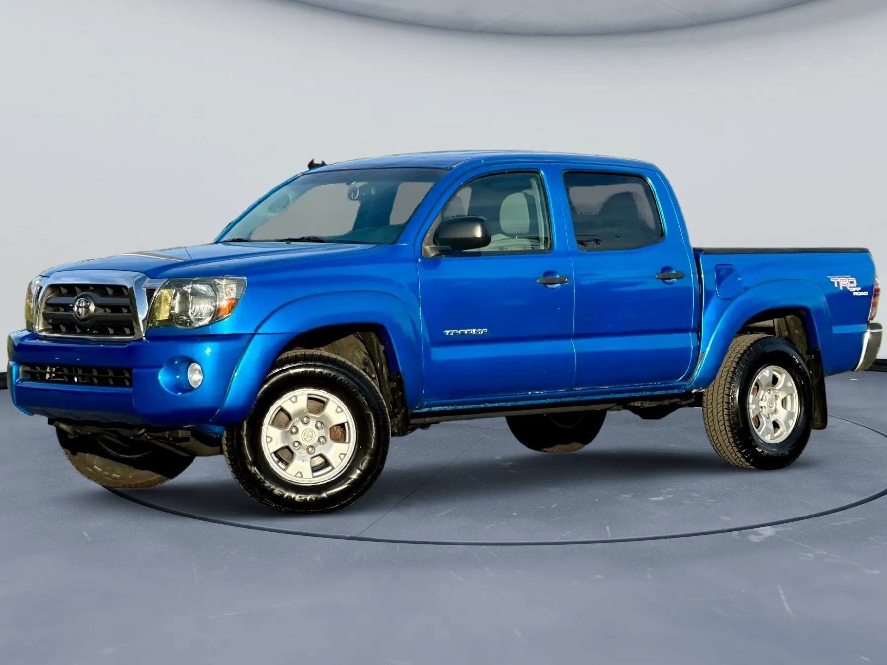 Used 2010 Toyota Tacoma 4x4 Double Cab w/ TRD Off-Road Pkg image 2